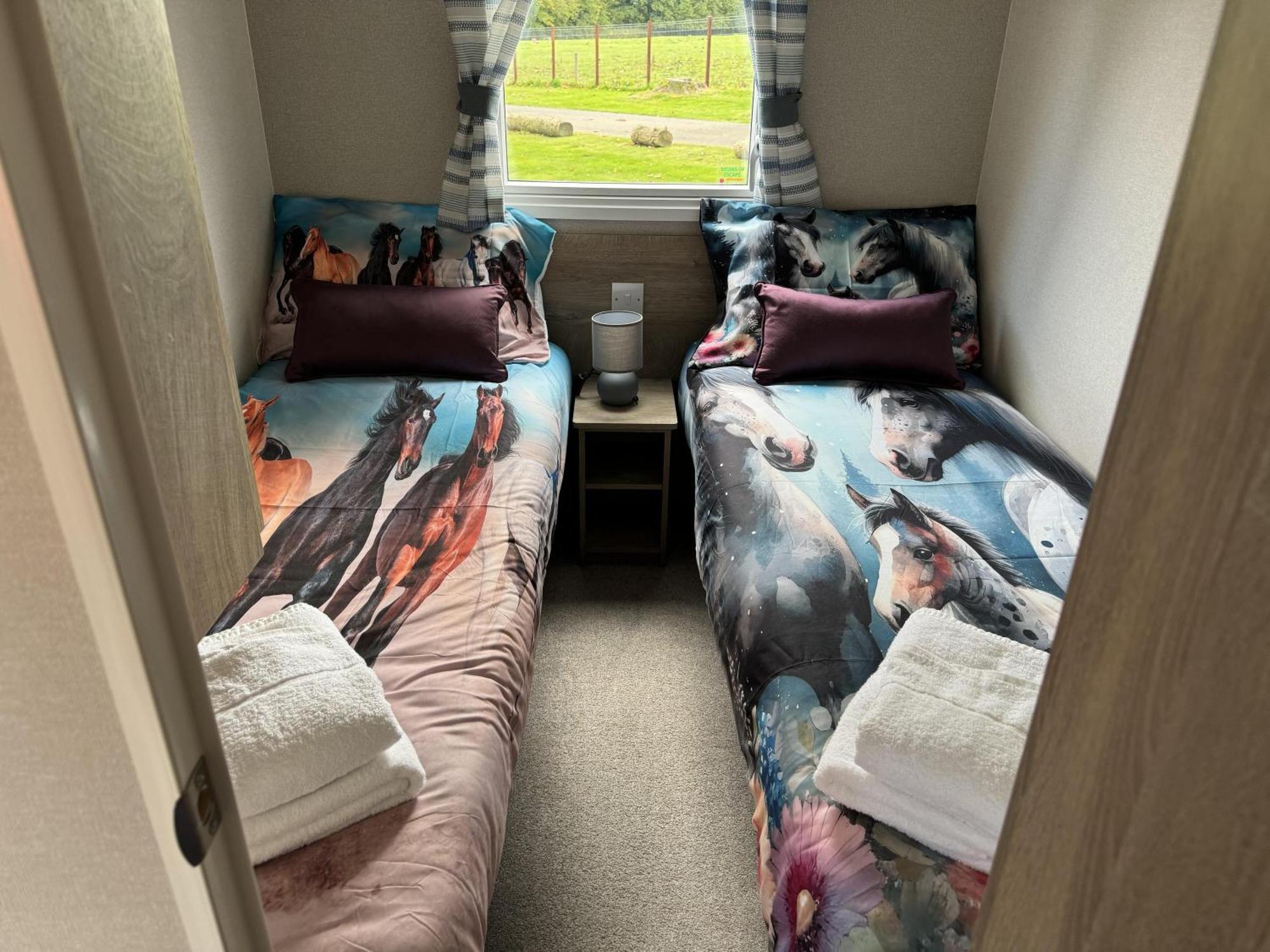 Pony Gate Caravan On Haggerstone Castle West Lawn Berwick-upon-Tweed Exterior foto